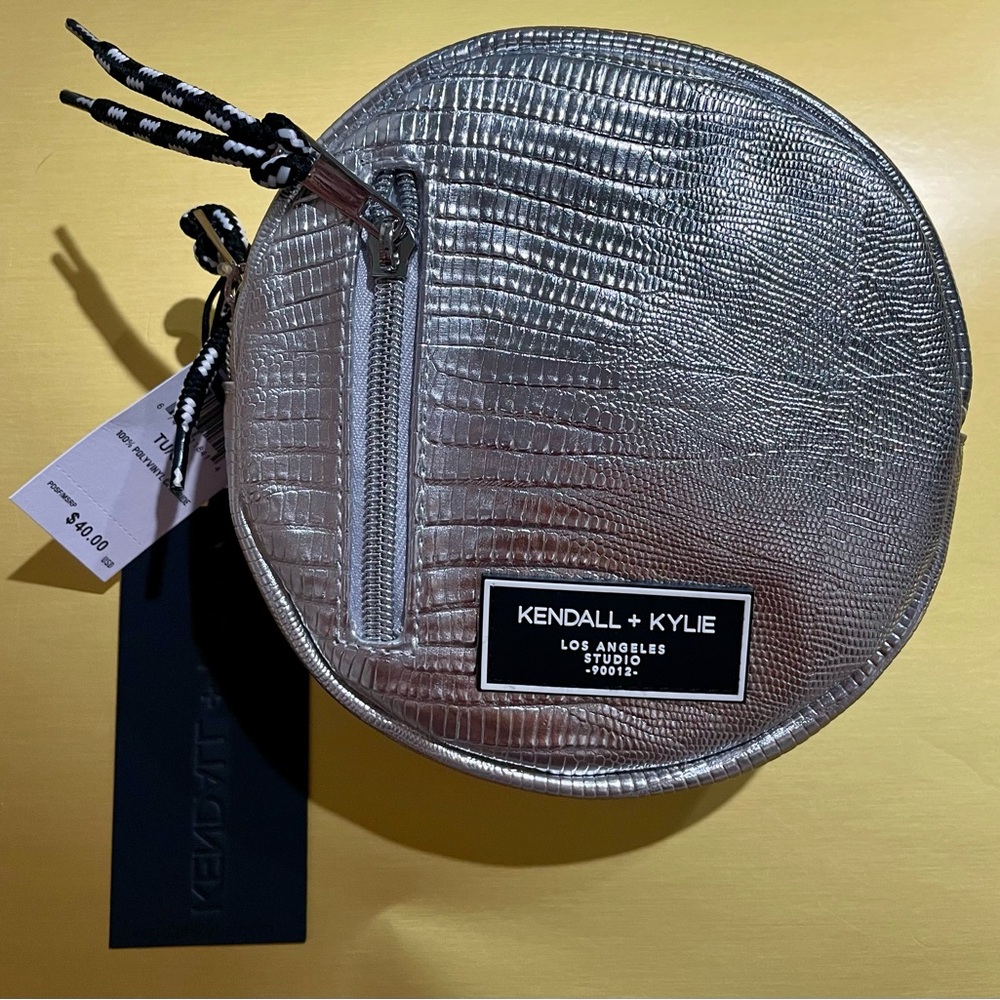 Kendall & Kylie Metallic Silver Crossbody Bag